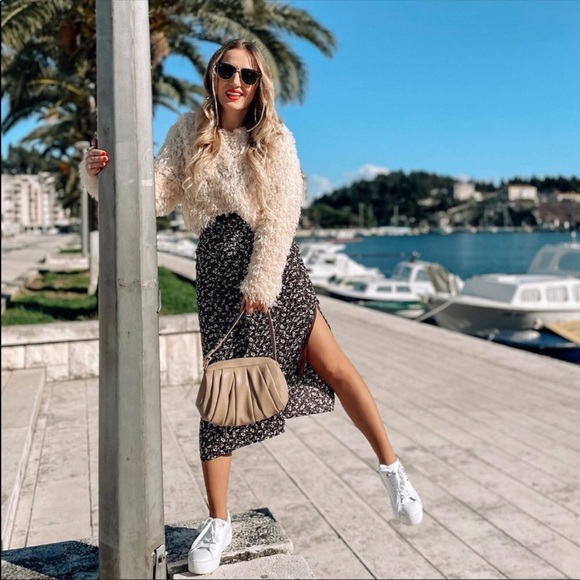 Zara Cream Feather Effect Sweatshirt Sweater Top - Picture 1 of 14